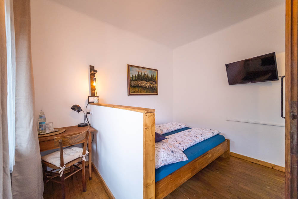 placeholder image-sq